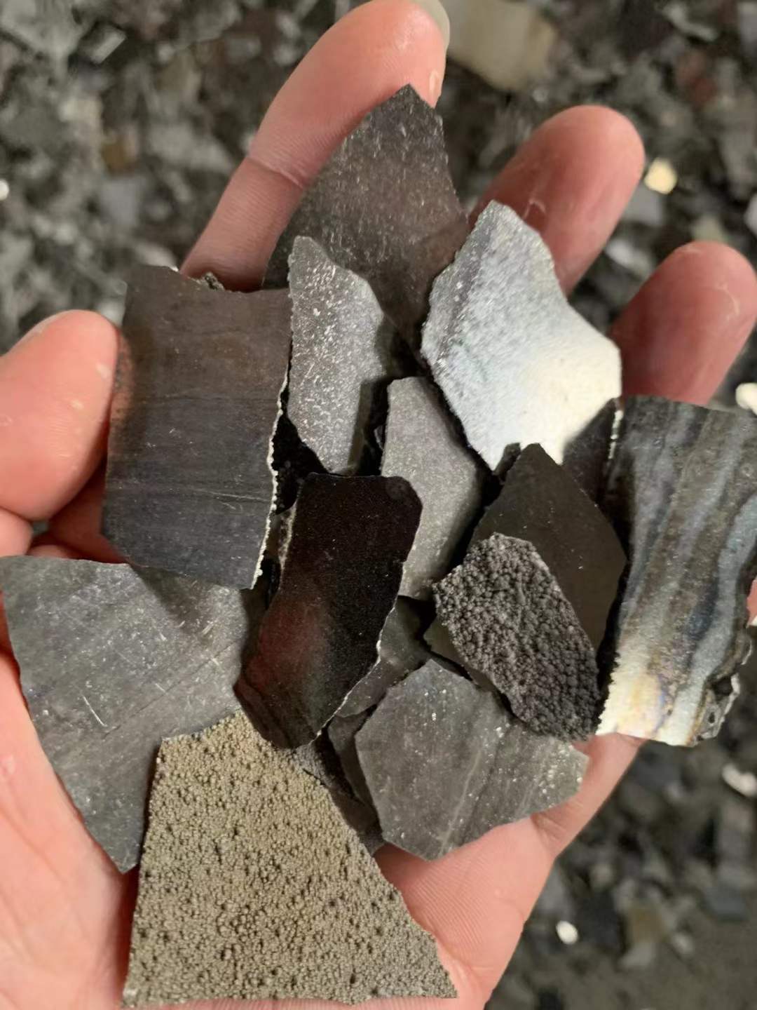 ELECTROLYTIC MANGANESE METAL